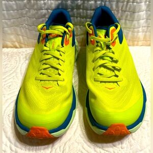 Hoka One One men’s 9 trail running shoe